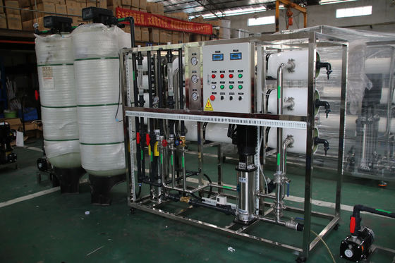 8TPH 14kW-380-415V 2xFRP Tanques de Água Salgada Usina de Água de Osmose Reversa