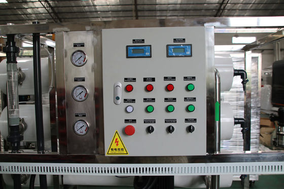 8TPH 14kW-380-415V 2xFRP Tanques de Água Salgada Usina de Água de Osmose Reversa